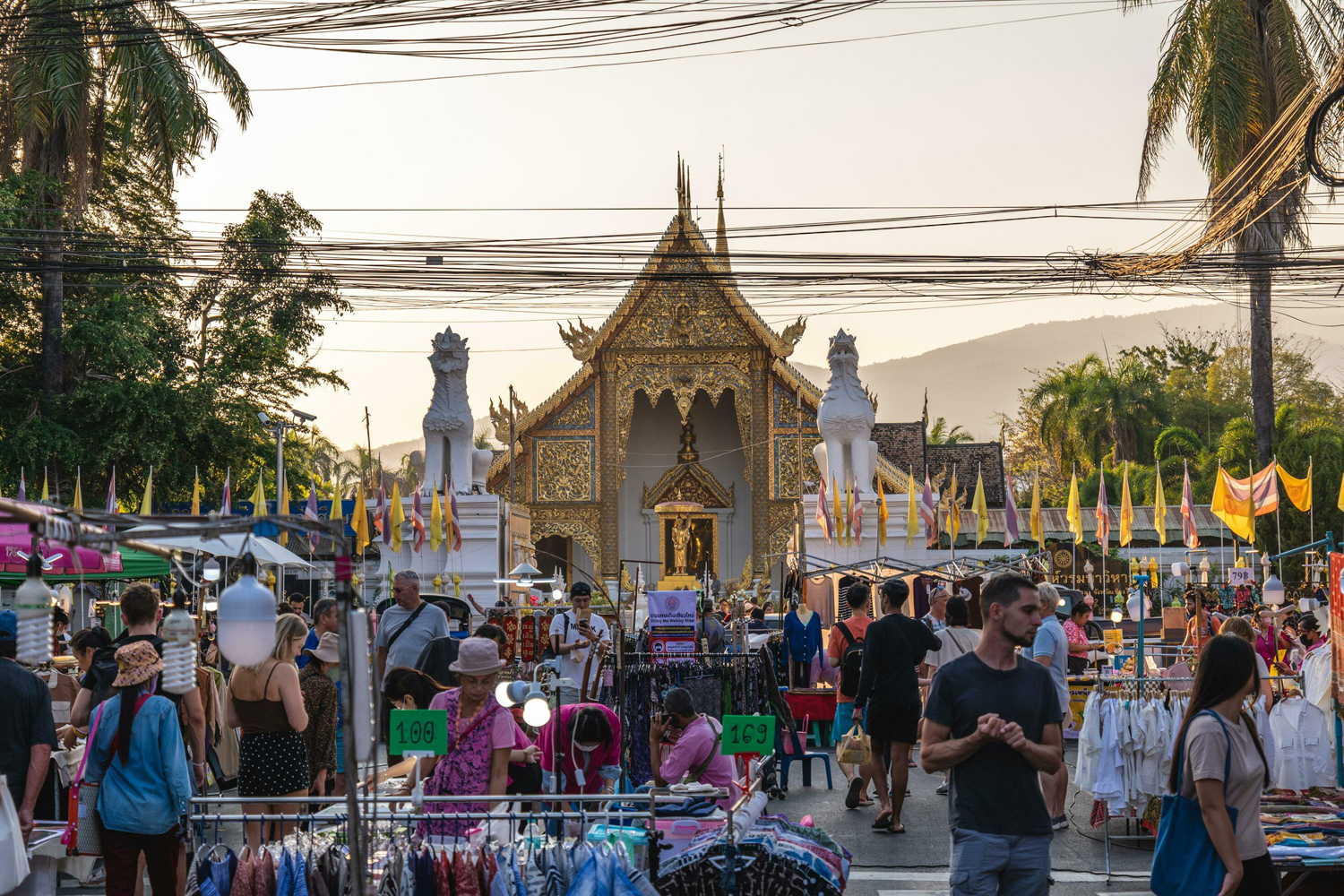 Recommended place buy souvenirs in Chiang Mai